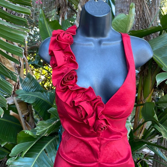 Xscape satin ruched column dress with Rosette - Picture 3 of 11